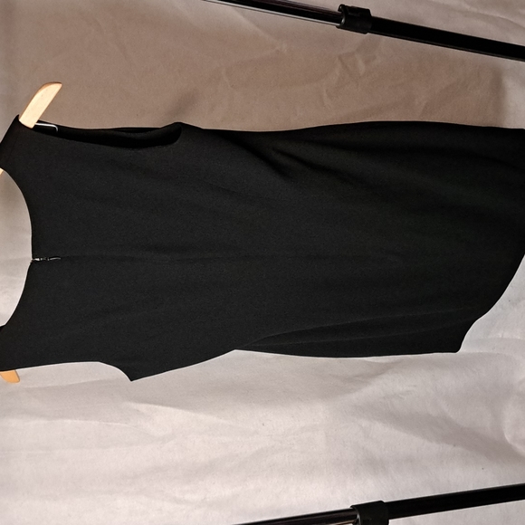 Womens dress - Picture 3 of 4